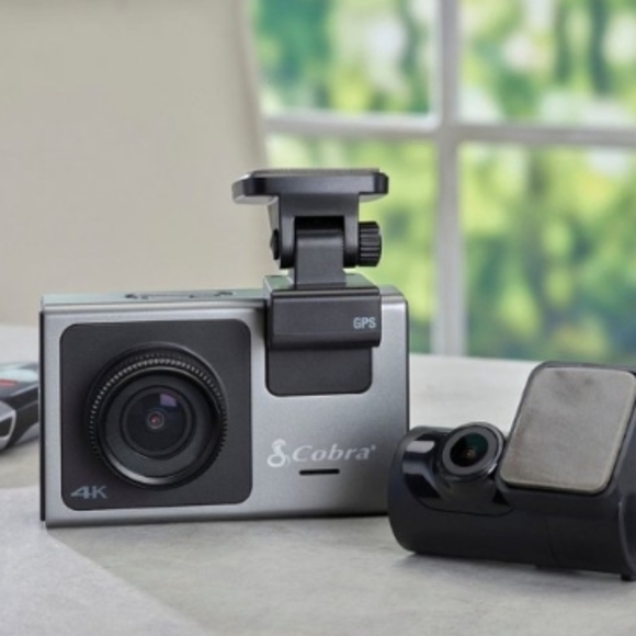 Cobra SC400D Smart Dash Cam - Picture 11 of 11